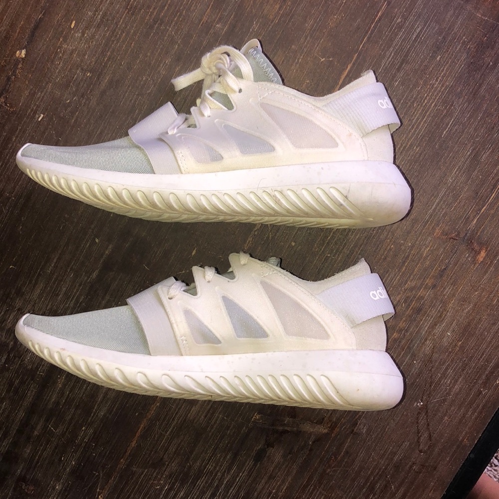 Adidas tennis shoes